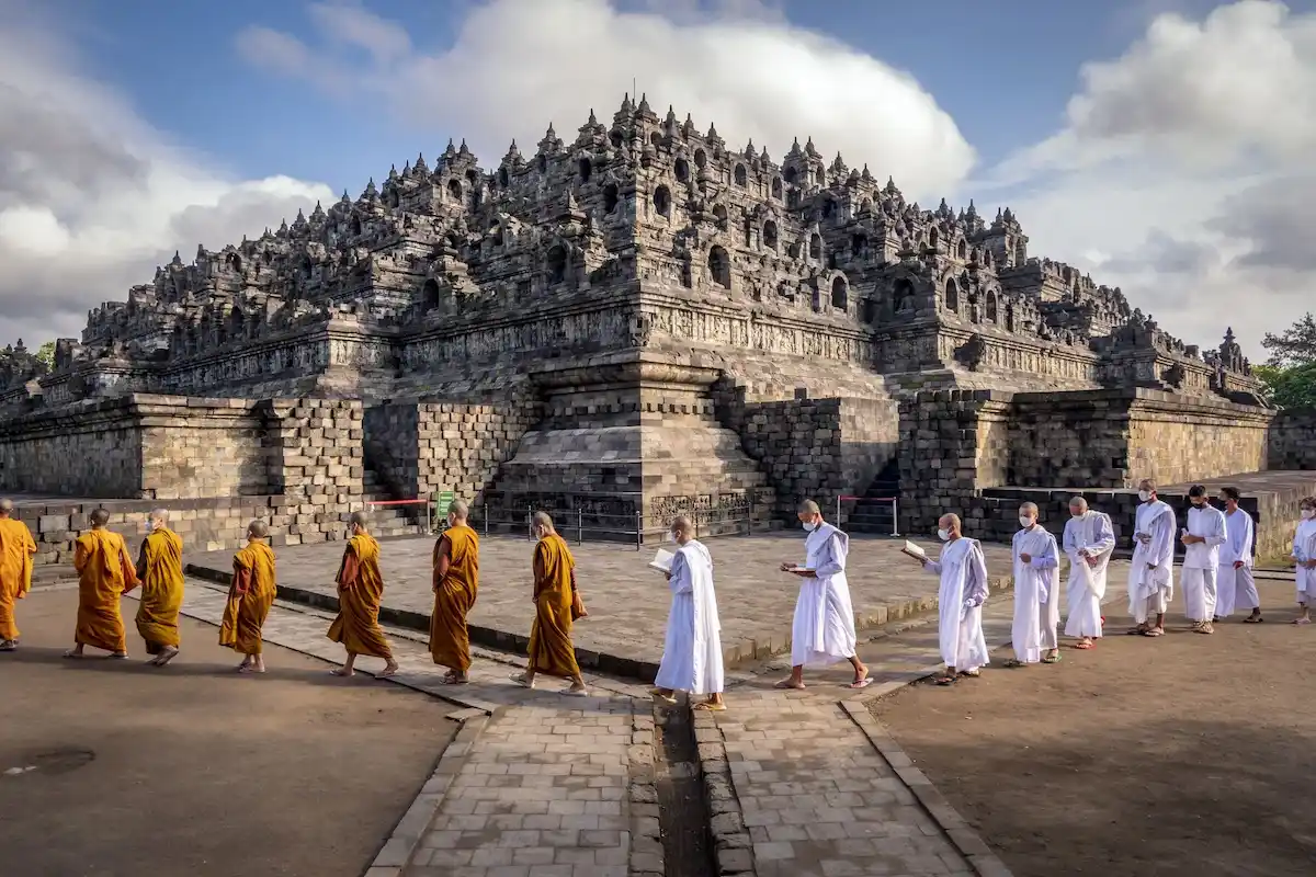 perjalanan biksu ke borobudur